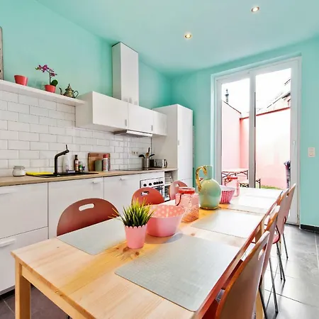 Colourful House With Charming Courtyard Near *